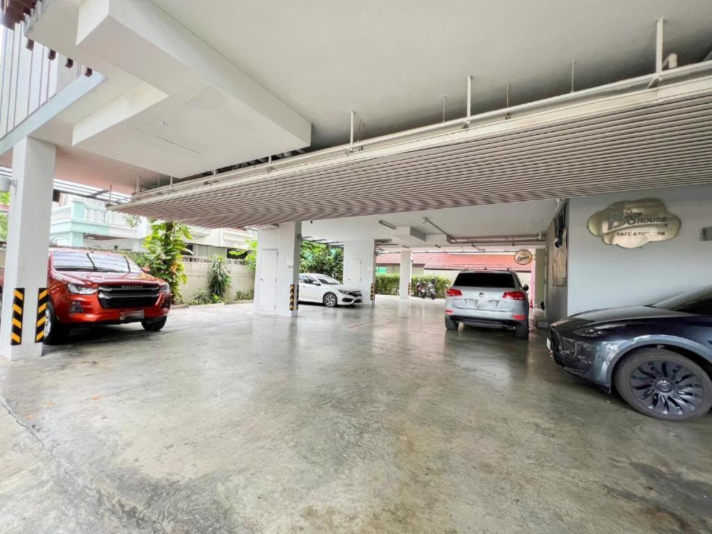 Bb House Mini Suite Hotel Bangkok Luaran gambar